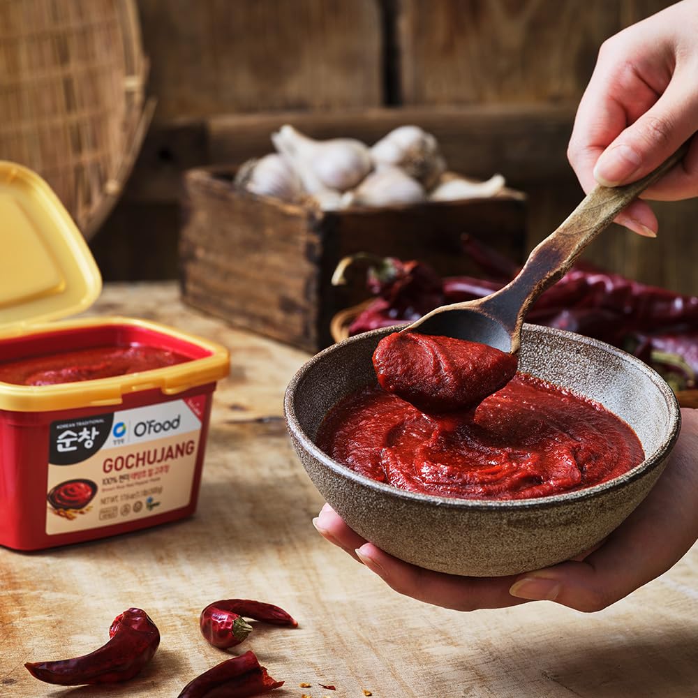 Chung Jung One Hot Gochujang Korean Chili Pepper Paste, Spicy & Sweet, 2.2 lb