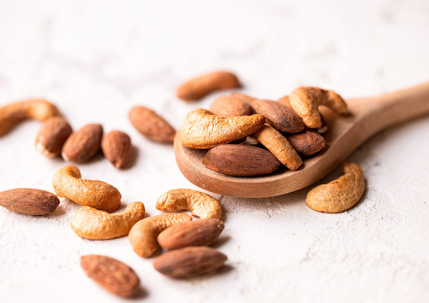 Food to Live Almonds and Cashews Mix - Dry Roasted Nuts with Himalayan Salt, 8 Ounces, Healthy Vegan Snack, No Oils or Preservatives