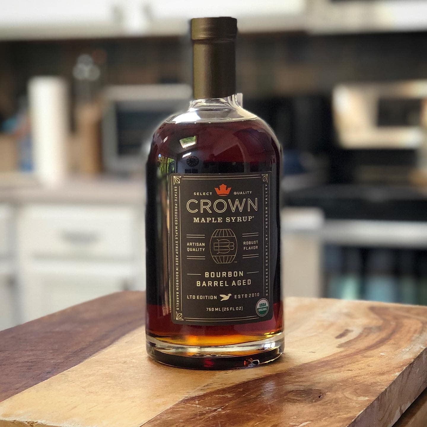 Crown Maple Organic Maple Syrup, 25 Fl Oz (Pack of 6), Great for Pancakes, Cocktails, Marinades, Model Boyeb