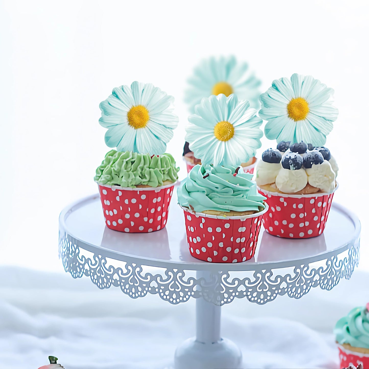 60Pcs Edible Daisy Cupcake Toppers Wafer Paper Flower Cake Topper Decorations Flower Chrysanthemum Party Decorations For Birthda