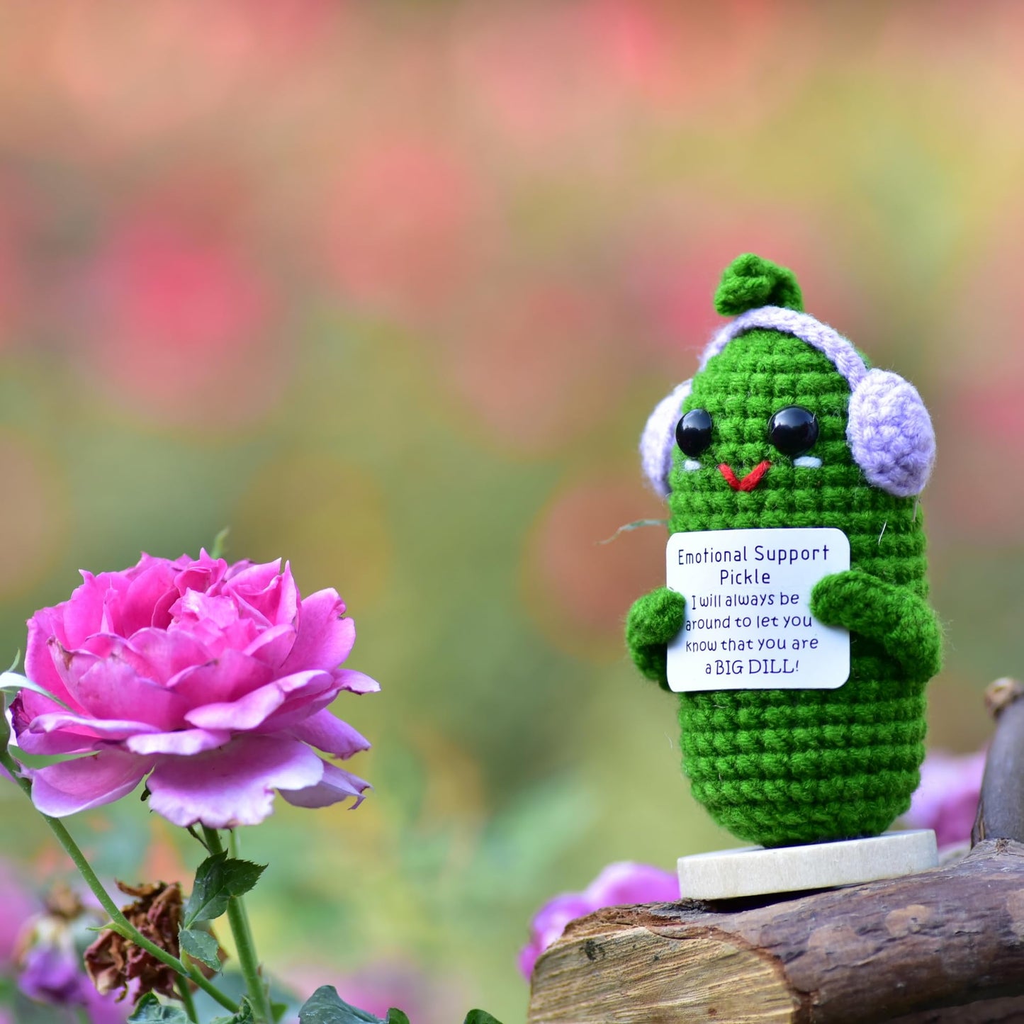 KALAWALK Funny Crochet Pickles with Affirmation Cards - Green Novelty Gift for Good Luck and Party Decorations