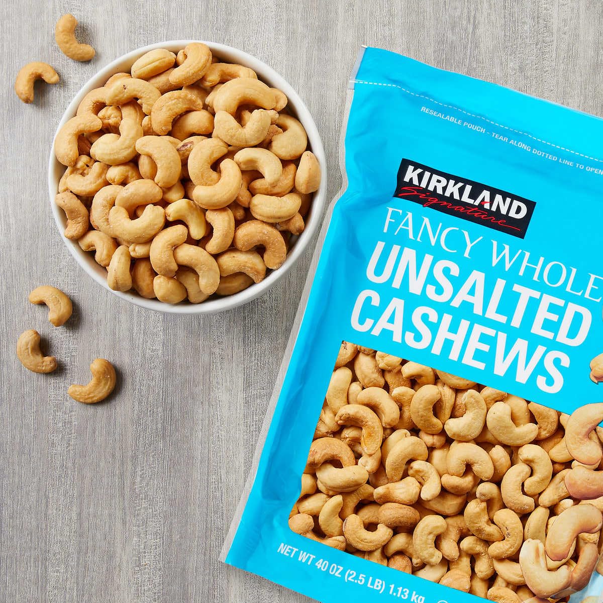 Kirkland Signature Unsalted Whole Cashews, 2.5 lbs - 21.01 x 6.91 x 28.10 cm, Perfect for Snacking and Cooking