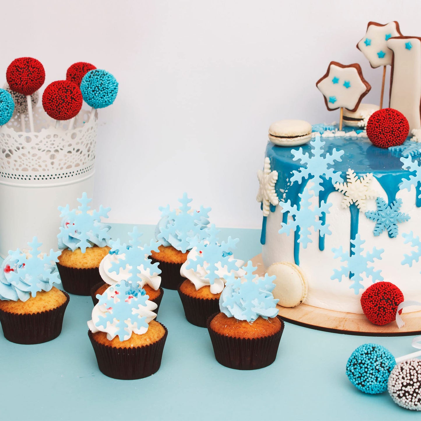 Gyufise 50Pcs Edible Snowflakes Blue Cupcake Cake Toppers Decoration For Chirstmas Winter Frozen Theme Party Supplies