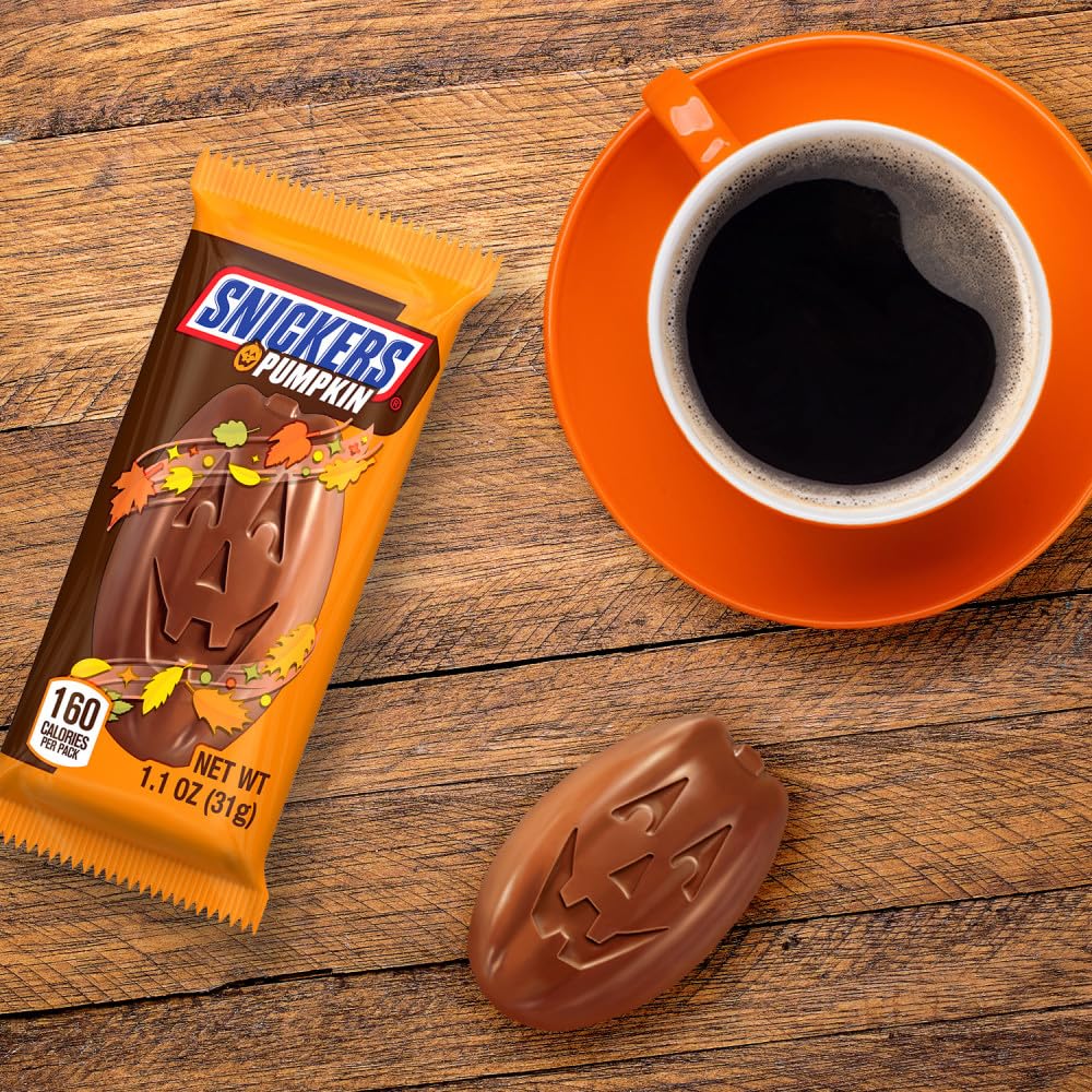 Snickers Pumpkins Milk Chocolate Halloween Candy Bar, 6 Pack, 1.1 Oz Each, Perfect for Trick or Treat and Halloween Party Favors