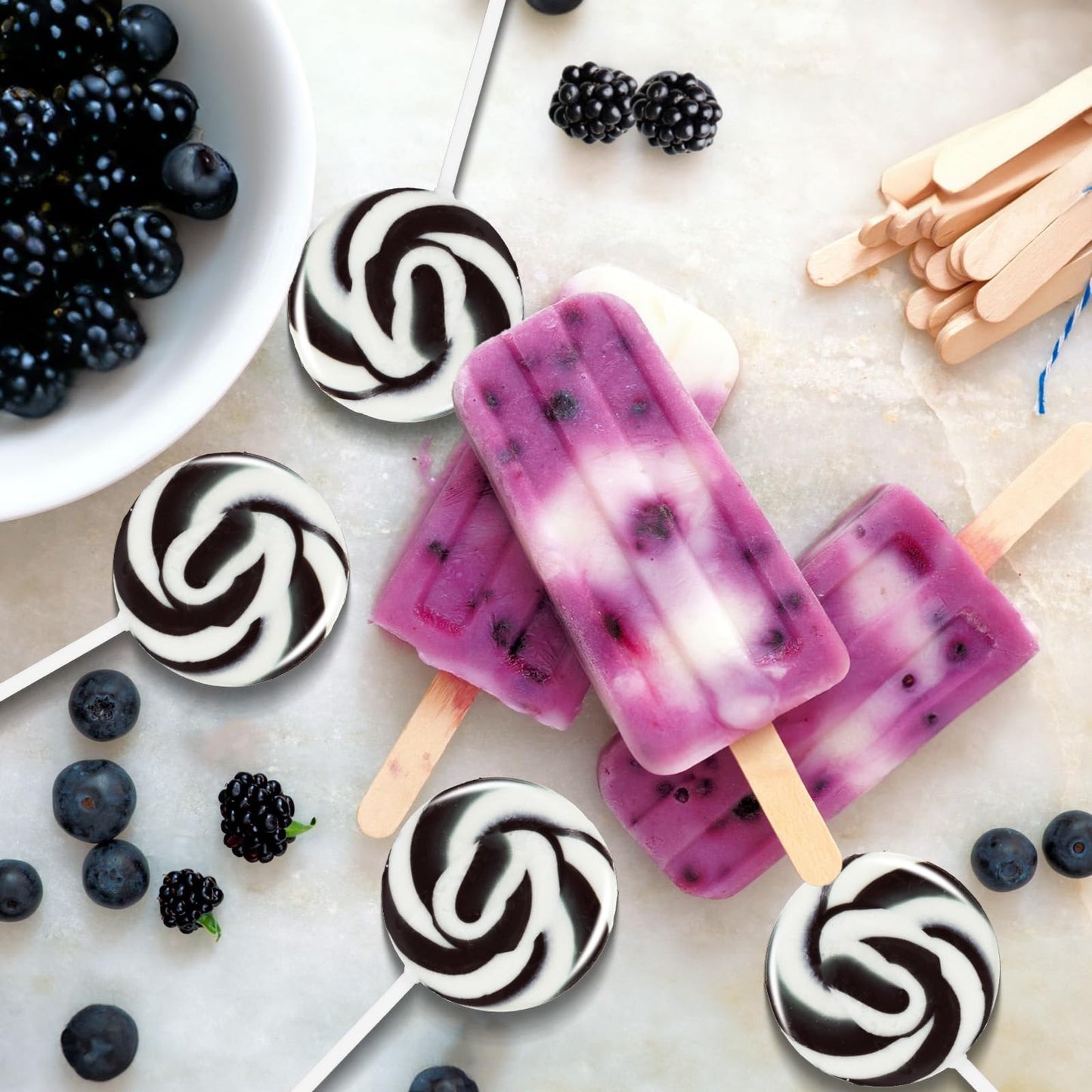 EORA Black Swirl Lollipops, 32 Count Individually Wrapped, Blackberry Flavor, Black & White Candy for Halloween