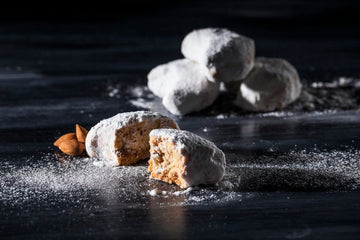 Greek Handmade Cookies (Kourabie) With Whole Almonds 450G/15.8Oz