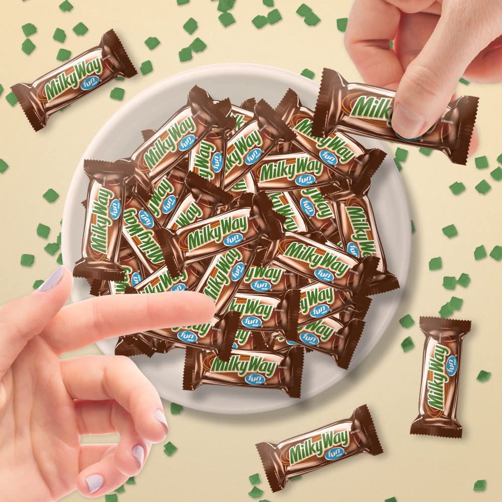 MILKY WAY Milk Chocolate Candy Bars  Fun Size Candy Chocolate  10.65 oz