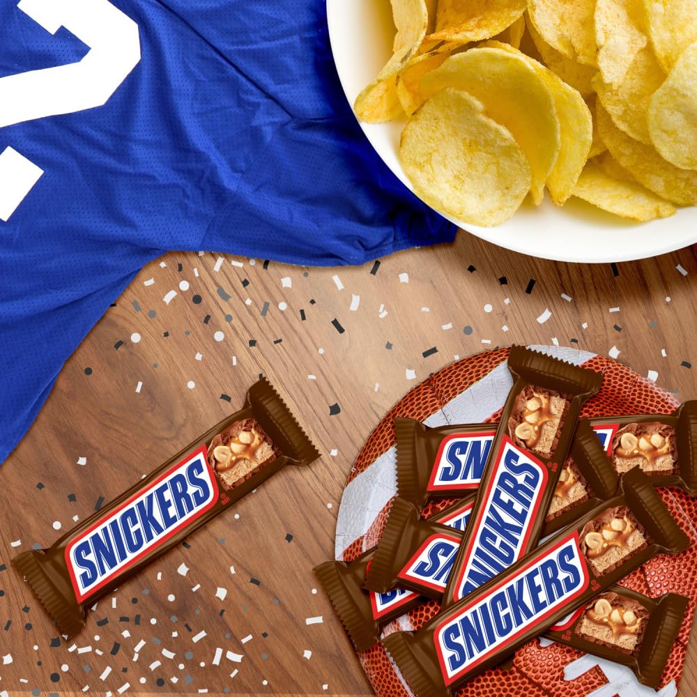 SNICKERS NFL Football Full Size Chocolate Candy Bars, Caramel Chocolate for Parties, Tailgating, or Game Day Snacks, 11.16 oz Ba