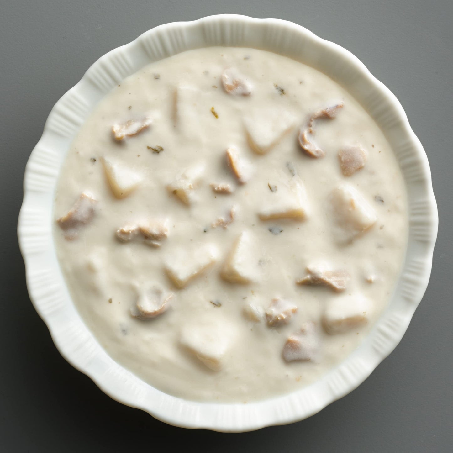 Progresso New England Clam Chowder Soup, Traditional Canned Soup, Gluten Free, 18.5 oz (Pack of 12)