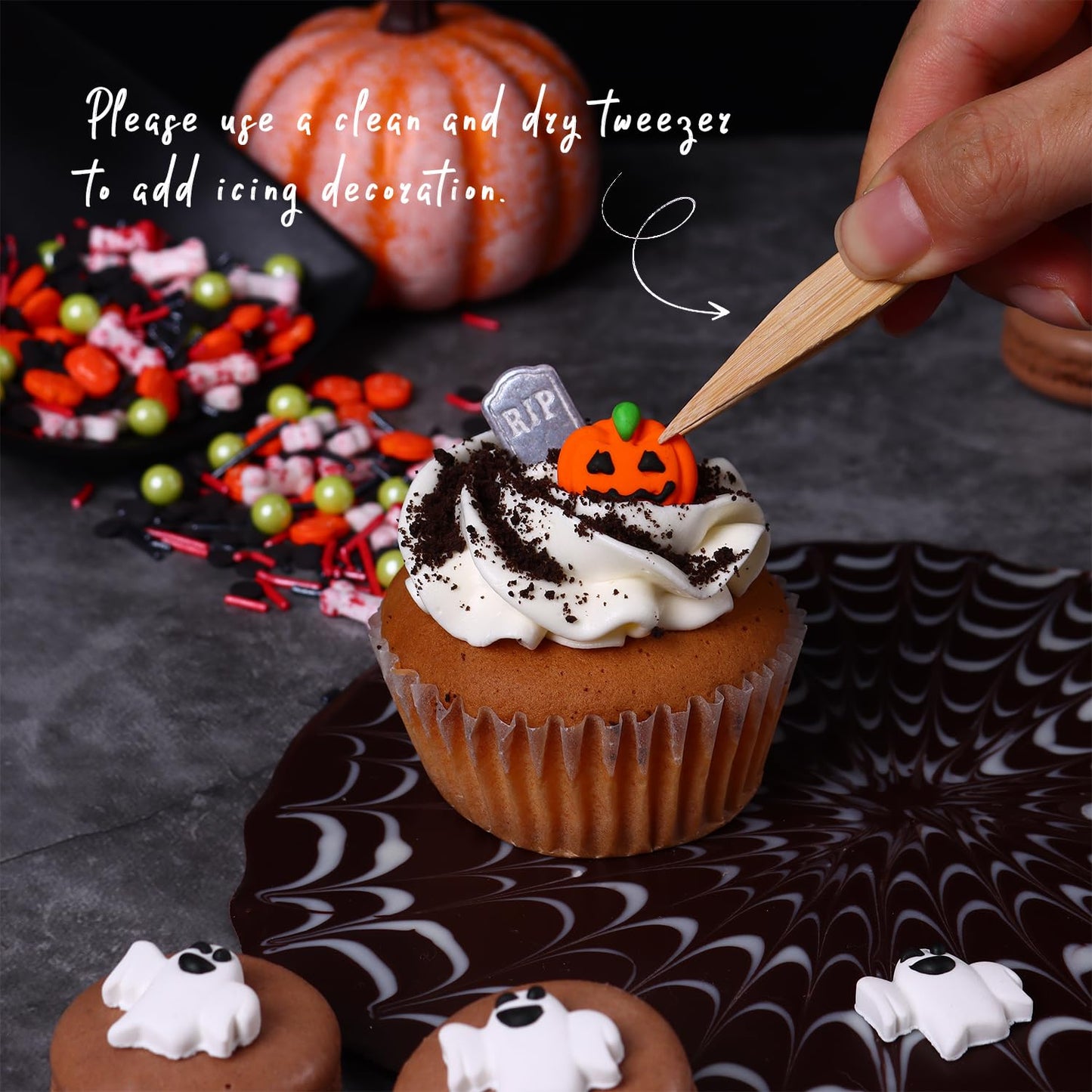 Milovin Edible Halloween Cake Decorations, Pumpkin Cupcake Toppers, 4.3x2.36 inches, Halloween Color