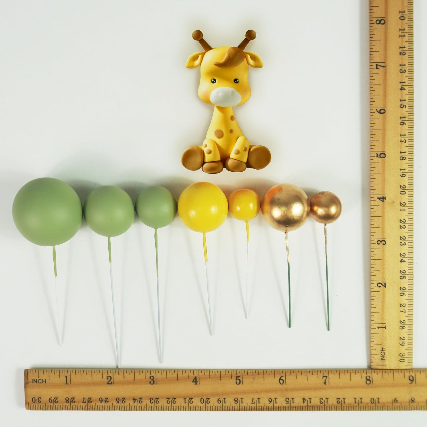 DRWATE Giraffe Cake Topper - Clay Material, Wild Animals Theme, Yellow & Green Accents