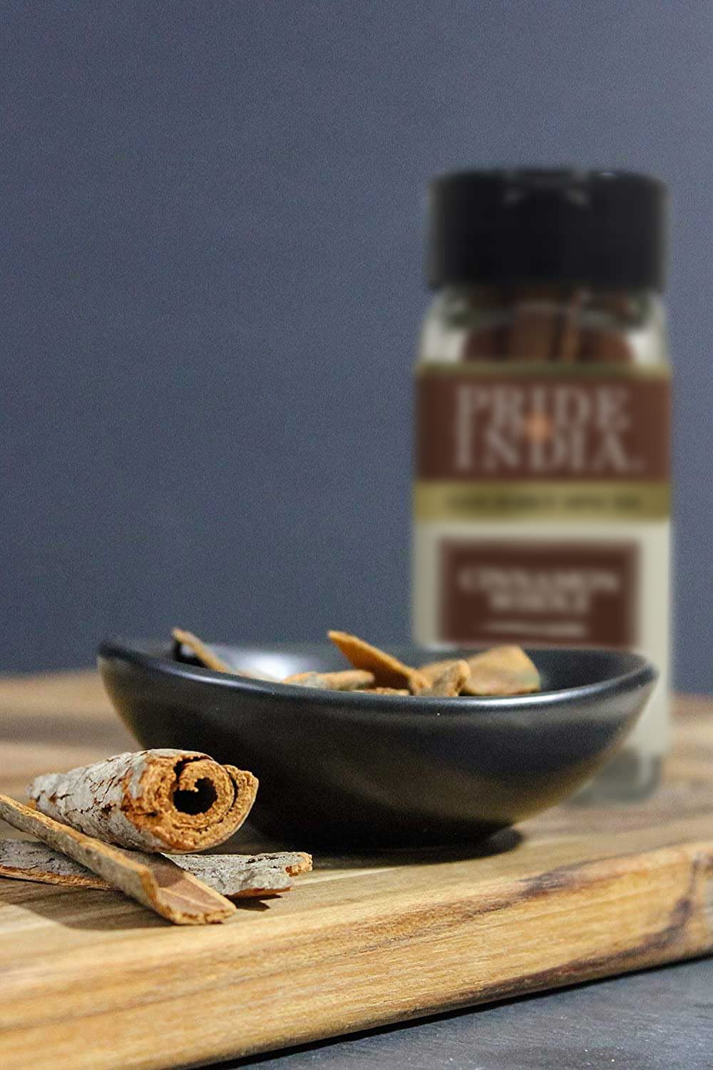 Pride Of India | Cinnamon Bark Whole 0.8 Oz (22.67 Gm) Small Dual Sifter Bottle | Freshly Sourced From India | Gourmet Whole Spi