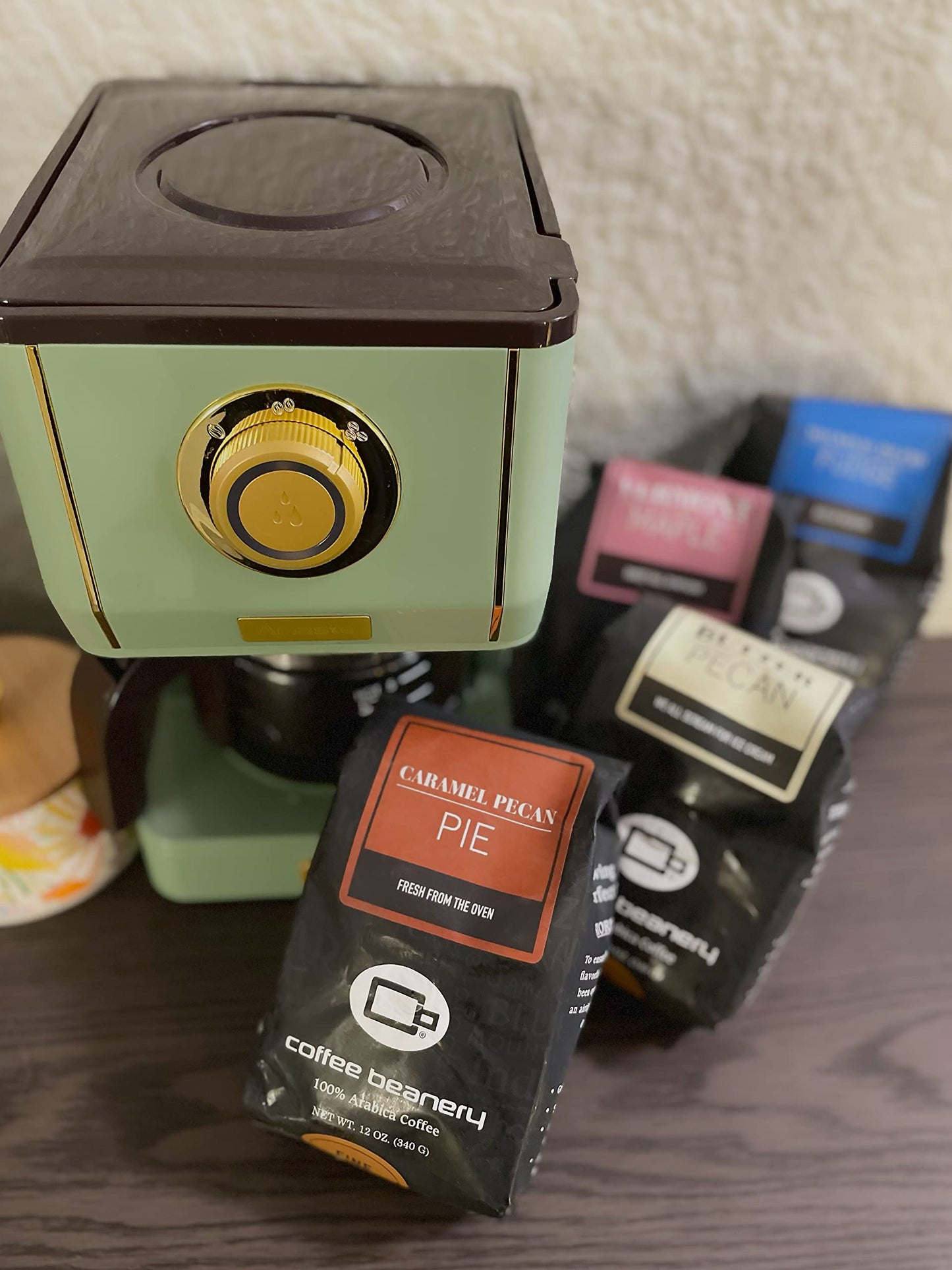 Caramel Pecan Pie Flavored Coffee, Specialty Arabica Coffee, Medium Roast, 12 Ounce, Automatic Drip (Ground)