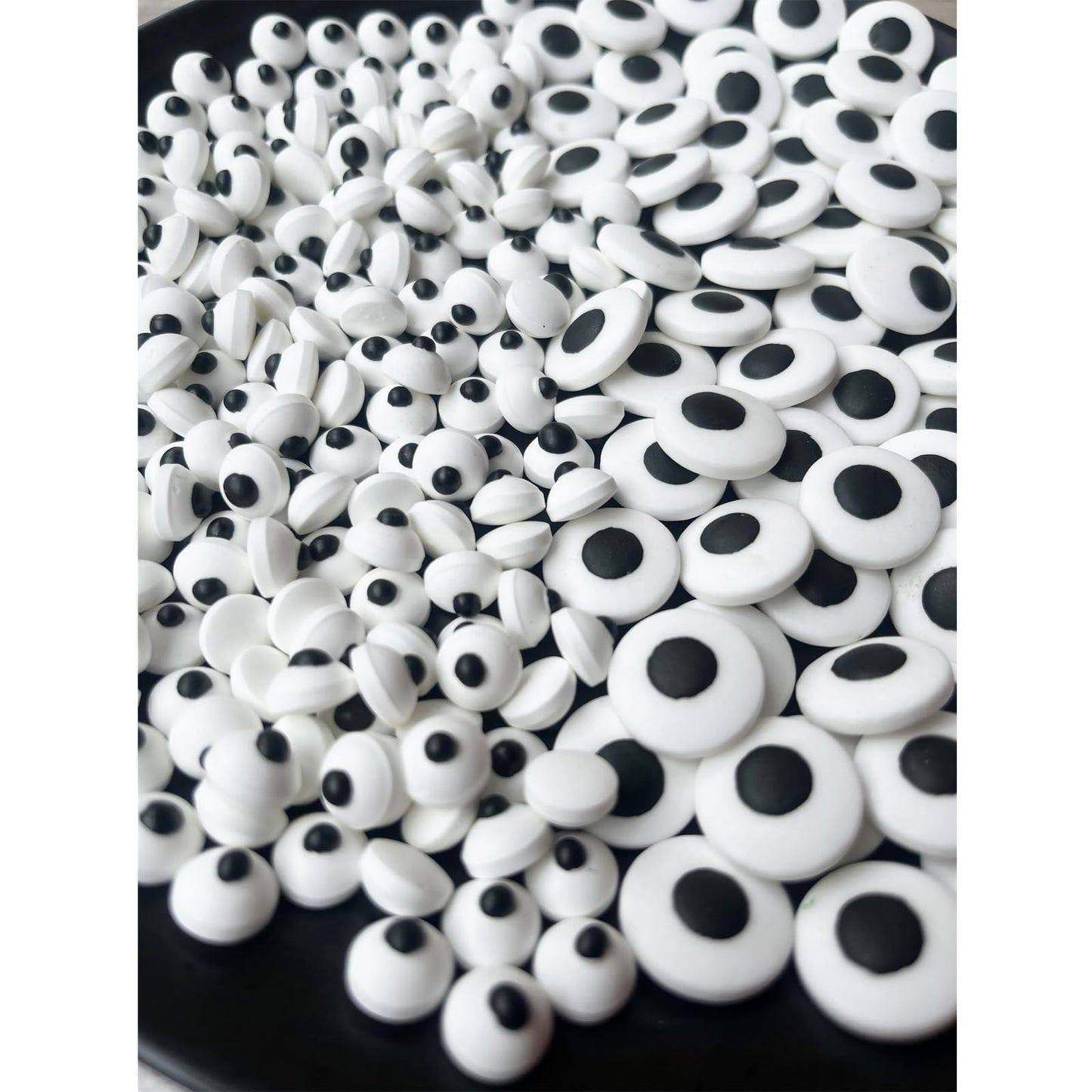 Weraru Candy Eyeballs Cake Toppers, 6.8 oz, Big & Small Eyeballs, Perfect for Birthday Party Decorations