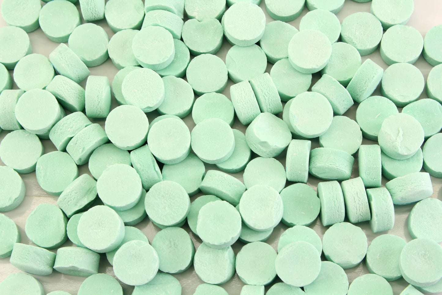 Planet Sweets Green Spearmint Lozenges - 1.5 Pounds Mint Candy - Canada After Dinner Mints - Blue, Green