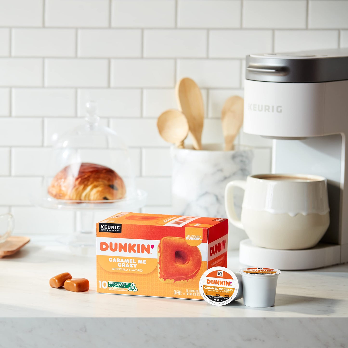 Dunkin' Caramel Me Crazy Flavored Coffee, 10 Keurig K-Cup Pods (Packing May Vary)