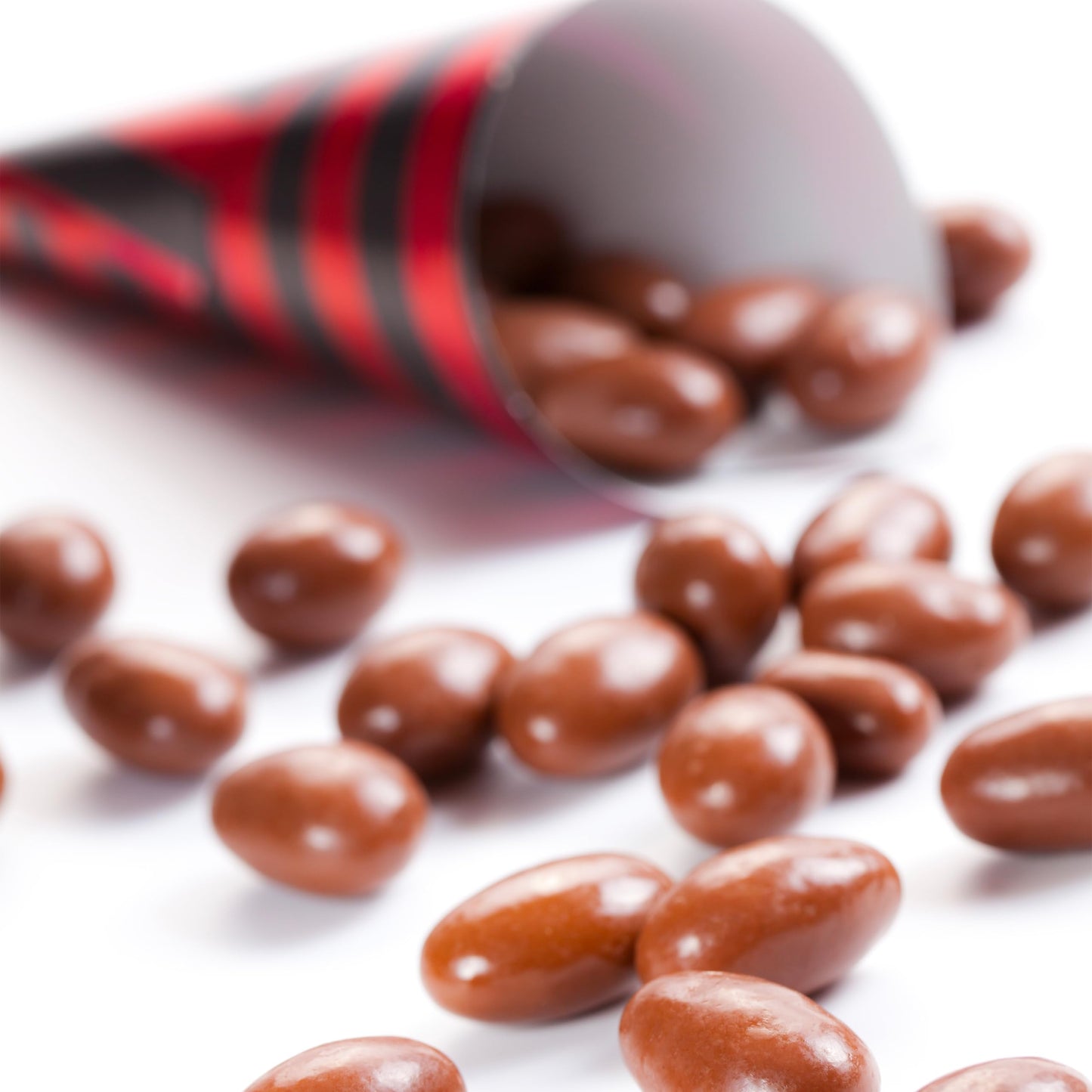 Yupik 60% Dark Chocolate Covered Almonds, 2.2 Lb, Kosher, Whole Nuts, Almonds Dipped In Chocolate, Crunchy & Smooth, Dark Chocol
