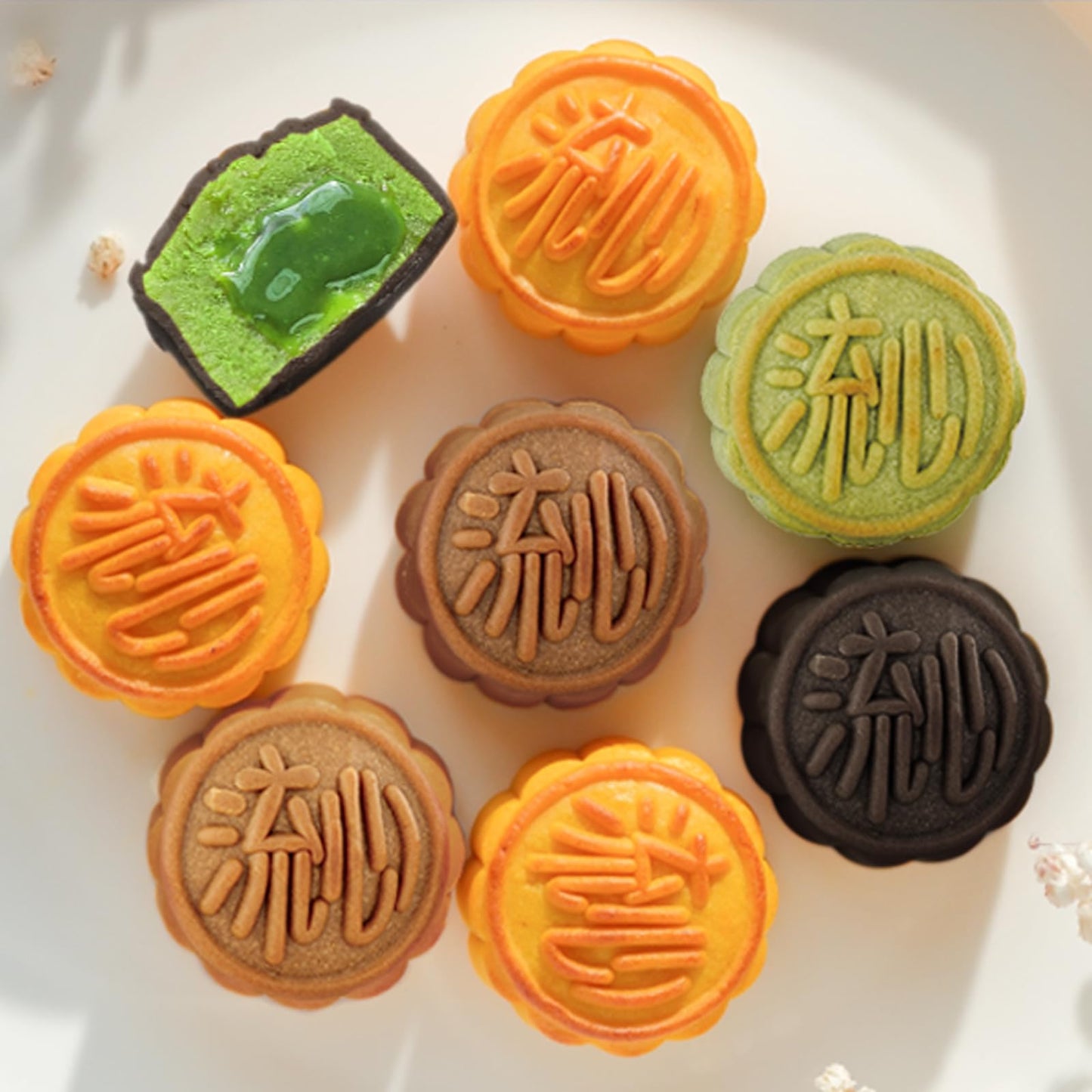 Kwolykim 10 Flavor Enhanced Lava Mooncake Gift Box Included Black Truffle, Pulled Silk Lotus Paste And More, Vegan-Friendly | Artisanal Asian Dessert Set For Gifting