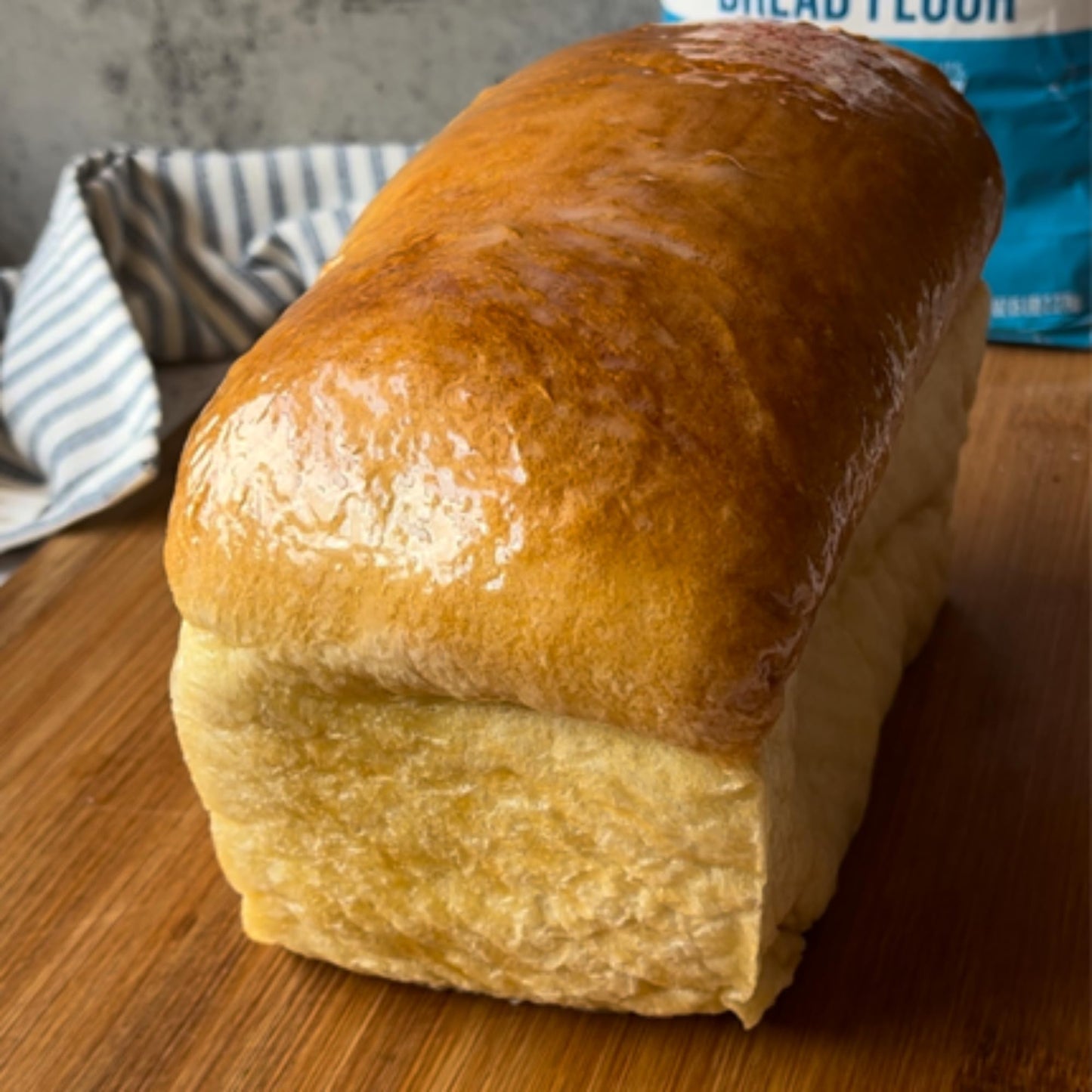 Arrowhead Mills Organic Non-GMO Unbleached Bread Flour, 5lb (Pack of 2) - Perfect for Baking Delicious Bread and Pastries