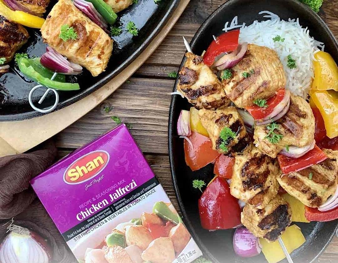Shan Chicken Jalfrezi Recipe And Seasoning Mix 1.76 Oz (50G) - Spice Powder For Stir Fried Chicken And Vegetables In Tomato Sauc