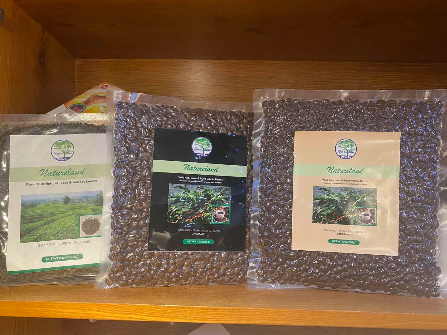 Natureland Wild Civet Arabica Coffee Whole Beans, Freshly Made Luxury Kopi Luwak Coffee Bean, Dark Roast Kopi Luwak Coffee Gifts, Produce In Best Regions Of Vietnam, 4Oz /113 Grams, Civet Coffee, Luxury Cat Poop Coffee.