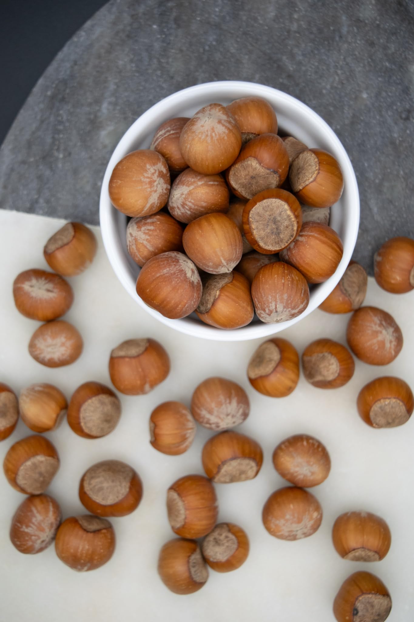 Lila Bazaar - 2Lb Resealable Bag - Oregon Hazelnuts In Shell - Raw, Whole, Unsalted, Fresh, Nutty - No Added Flavor, No Gmo