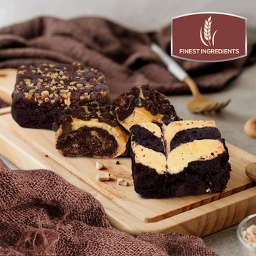 Dulcet Gift Baskets Deluxe Gourmet Food Gift Basket, Cakes For Delivery For Families Men And Women: Includes Assorted Brownies, Crumb Cakes Rugelah, And Muffins. Great Gift Idea!