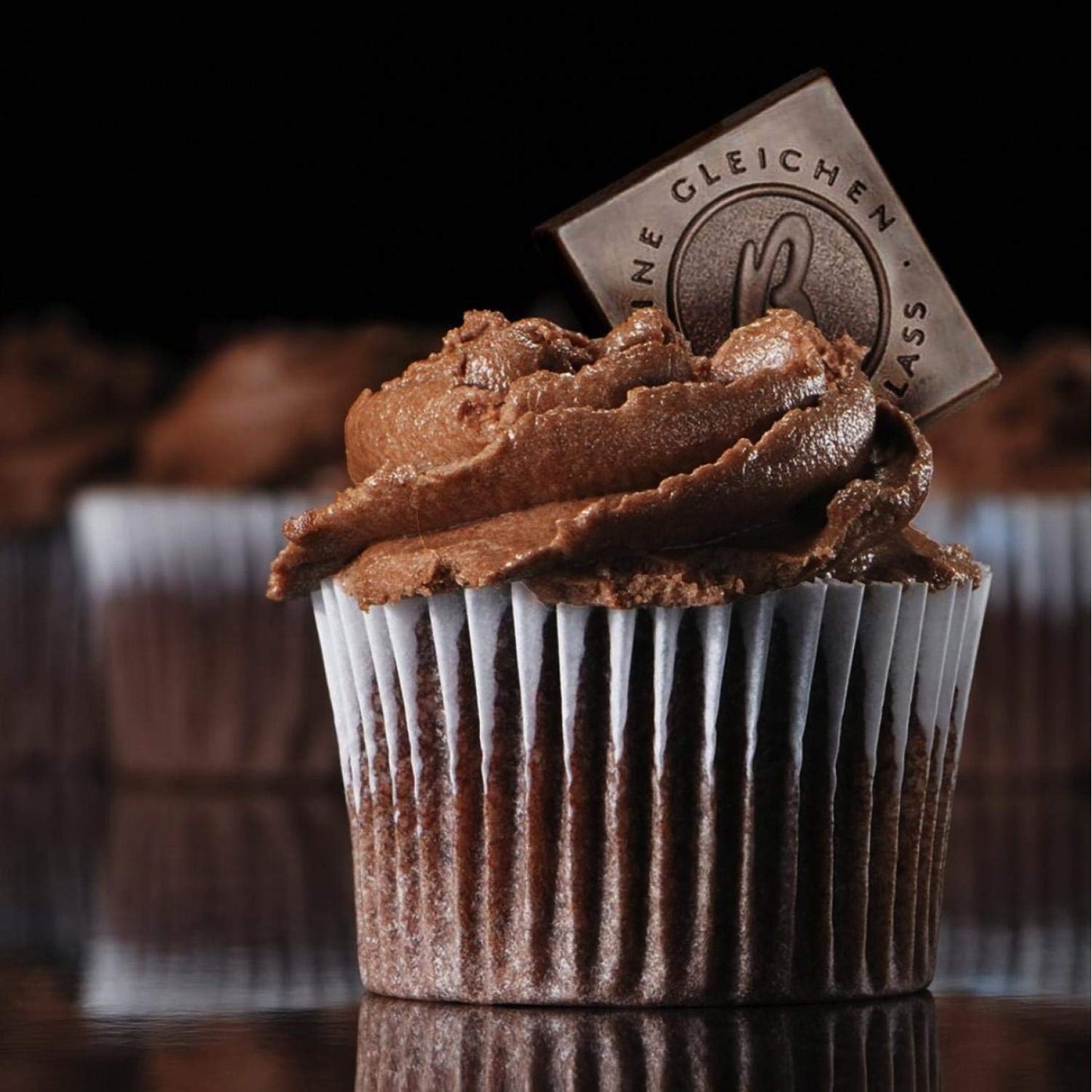 Bahlsen First Class Dark Cookies (1 Box) - Hazelnut Wafers Covered In Rich Dark European Chocolate - 4.4 Oz Box