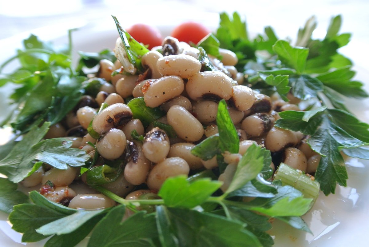 Food to Live Organic Black-Eyed Peas, 10 Pounds - Raw Dried Cow Peas, Non-GMO, Bulk Beans, Product of the USA