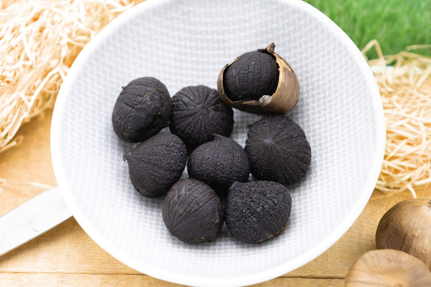 HARMONI USDA Organic Black Garlic Jar, 453g (1LB), 100% Whole Black Garlic, Model 4U-2AMN-HNZY