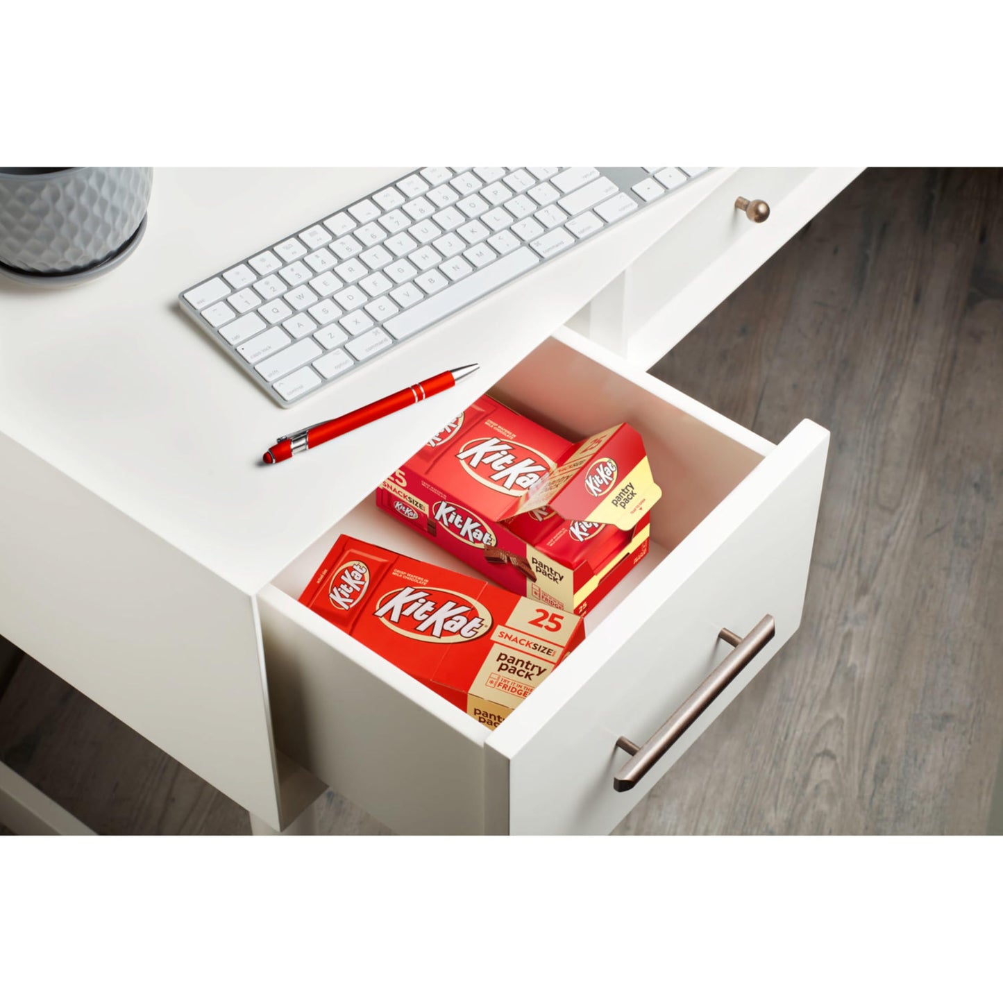 Kit Kat Milk Chocolate Wafer Snack Size, Candy Pantry Pack, 12.25 Oz (25 Pieces)