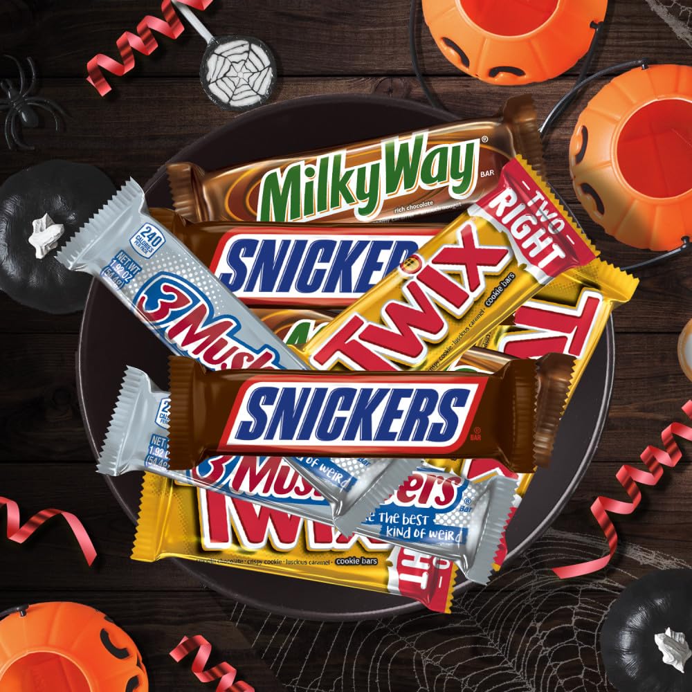 Snickers, Twix, Milky Way, 3 Musketeers, Full Size Halloween Candy Bar Variety Pack, 33.31Oz/18 Pack