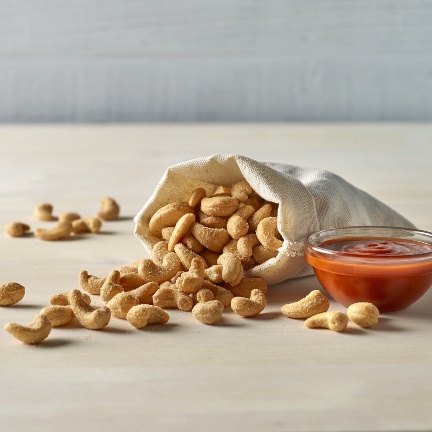 Emerald Nuts Sriracha Seasoned Cashews (1-Pack) | 5 Oz Resealable Bag | Kosher Certified, Non-Gmo, Contains No Artificial Preservatives, Flavors Or Synthetic Colors