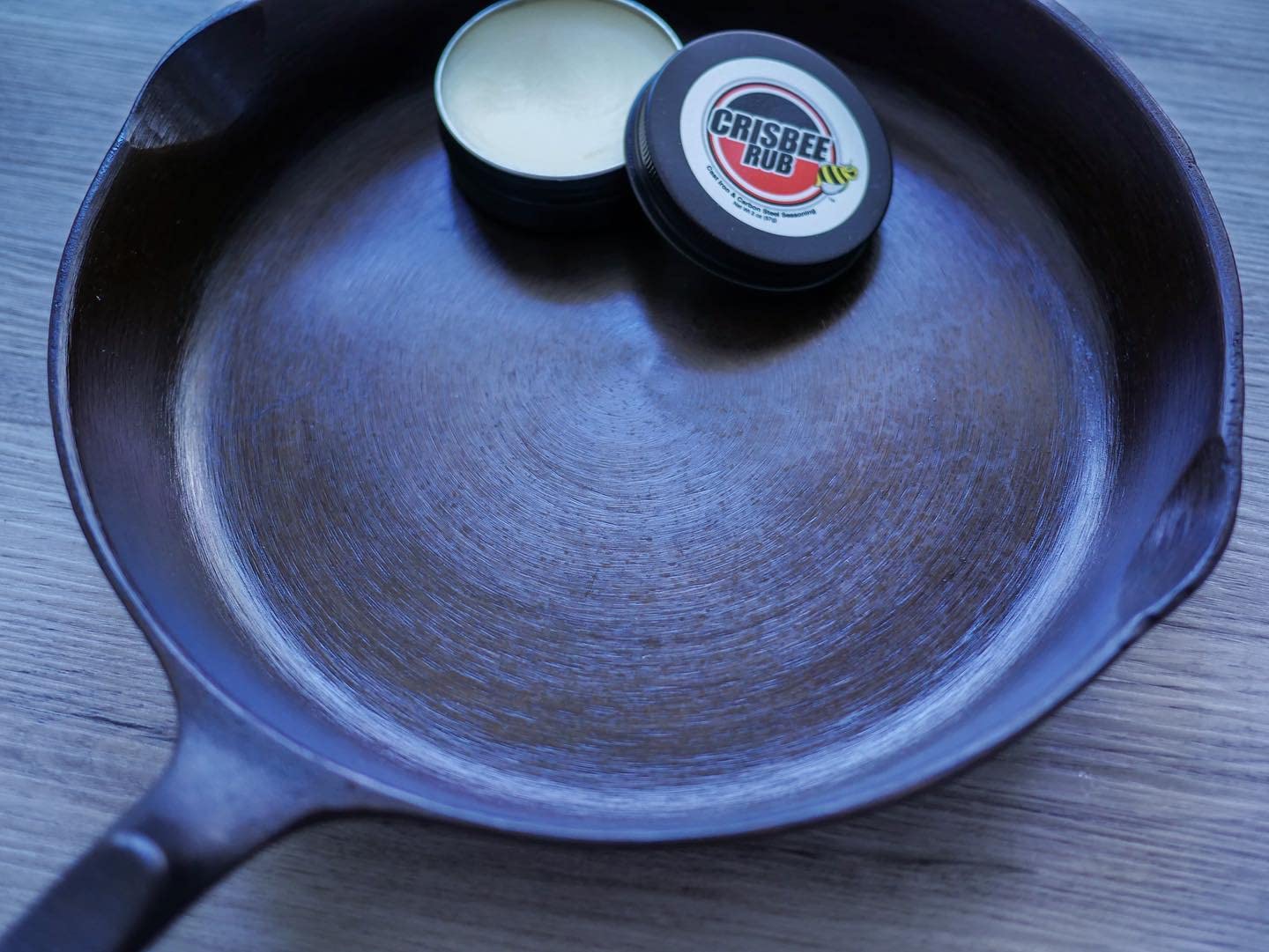 Crisbee Rub Cast Iron Seasoning Oil - 6.6 cm - Made in USA - Non-Stick Sreduceet Conditioner