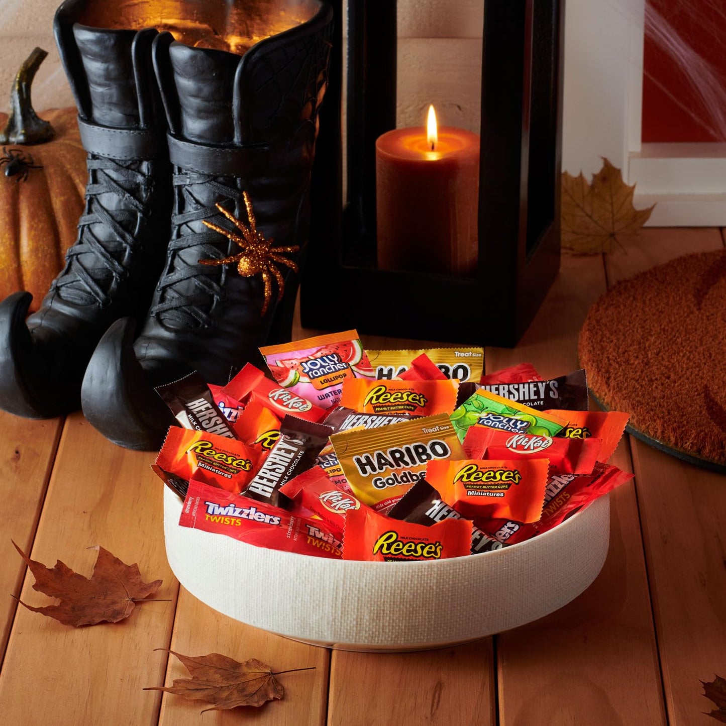 HERSHEYS Miniatures Assorted Flavored Halloween Candy Bag, 75 Pieces, 23.36 oz, Model 10034000945341
