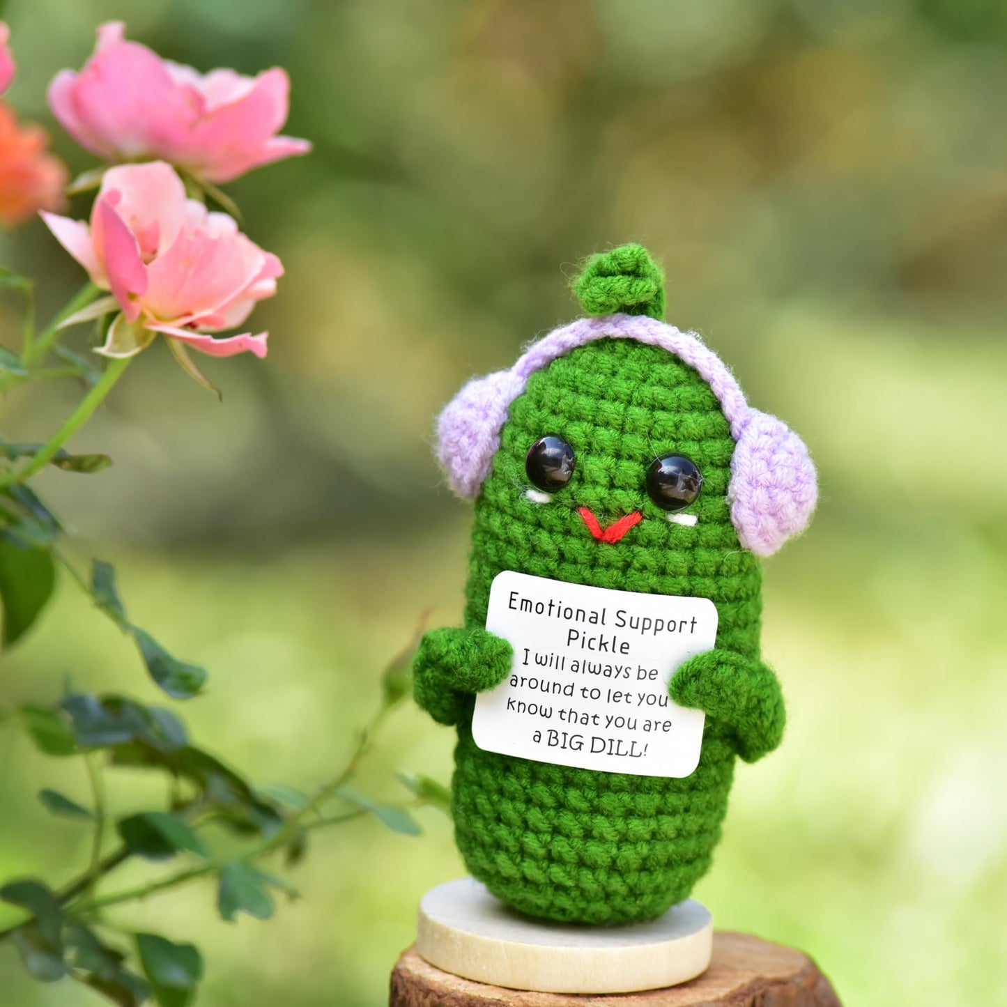 KALAWALK Funny Crochet Pickles with Affirmation Cards - Green Novelty Gift for Good Luck and Party Decorations