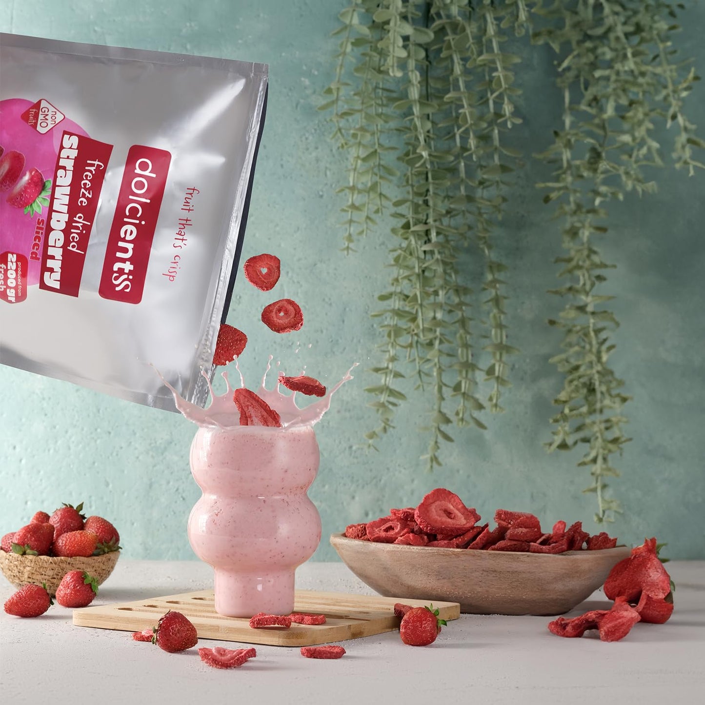 Dolcientis Freeze Dried Strawberries Sliced | 100% Natural Healty Fruit Snacks | Emergency Food Supply 25 Year Shelf Life | Non