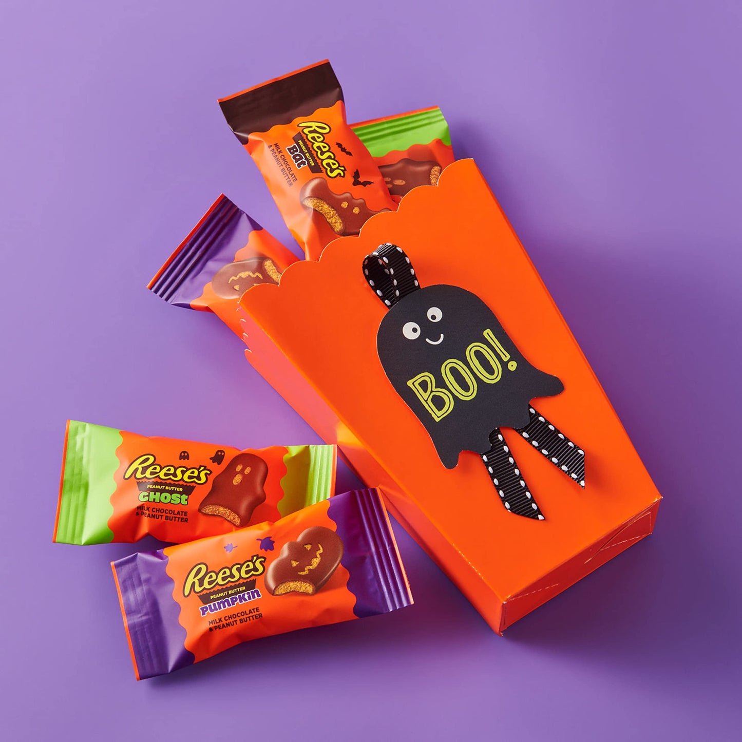 REESES Assorted Milk Chocolate Snack Size Peanut Butter Shapes, Halloween Candy Bag, 9 oz