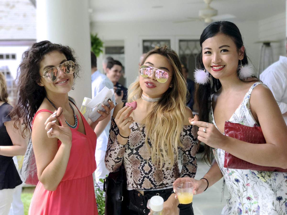 Macaron Bites Blueberry & Vanilla Macaron Bites 24 Count 0.53 Ounce Blue and White