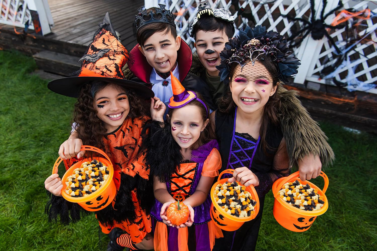 Fruidles Halloween Ghoulish, Ghosts, Bats, and Pumpkin Gummies, Fun And Festive Holiday Snacking (2 Pounds)
