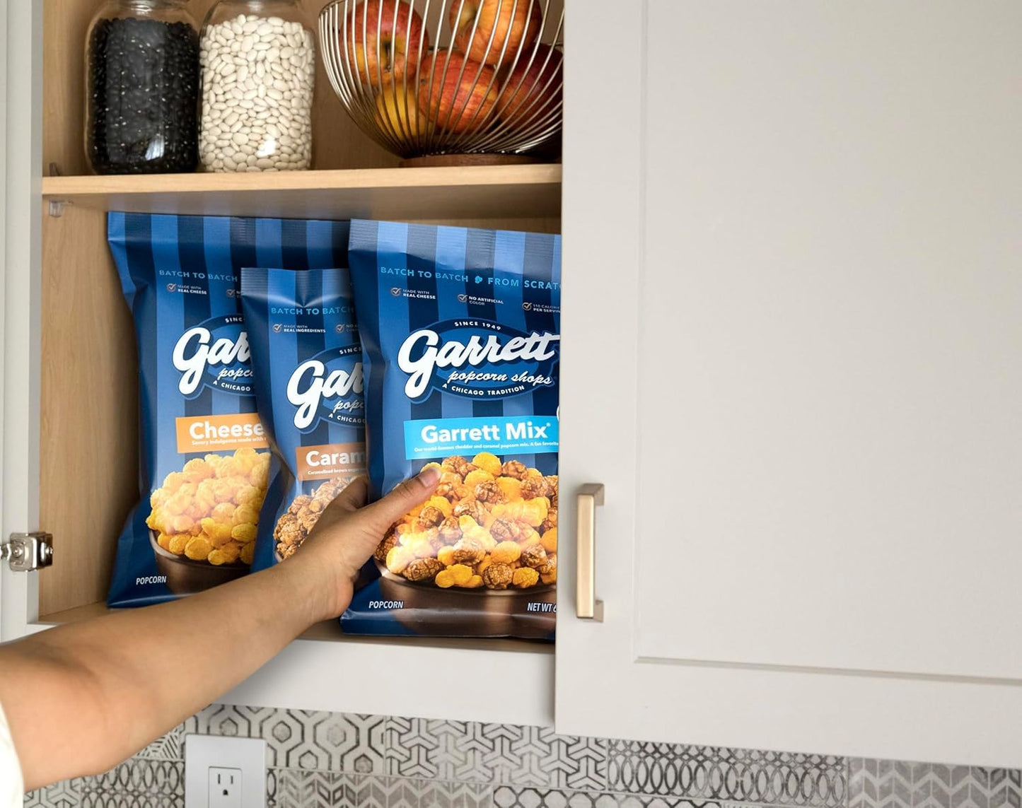 Garrett Popcorn Chicago Classic Cheddar And Caramel Mix, Large Online Retailer Limited Availability 4 Pack, 6.0Oz, Gluten Free, Sweet And Savory Snack, Garrett Mix Gourmet Popcorn