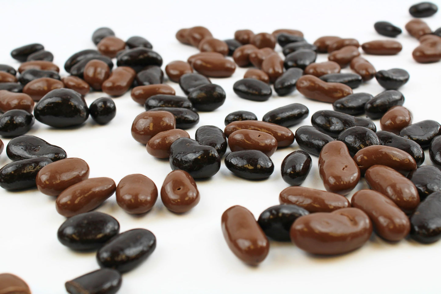 Chocolate Covered Raisins Medley Mix, Bulk Chocolate Covered Plump Candy Raisins By Queen City Candy Cave (1 Pound)