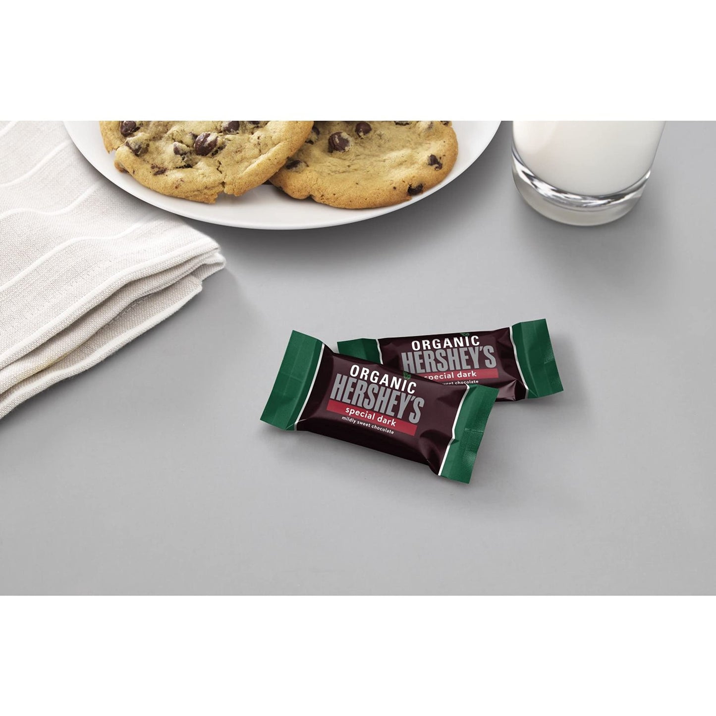 Hersheys Special Dark Organic Miniatures Mildly Sweet Dark Chocolate Candy Bars Individually Wrapped 4.2 Oz Bag