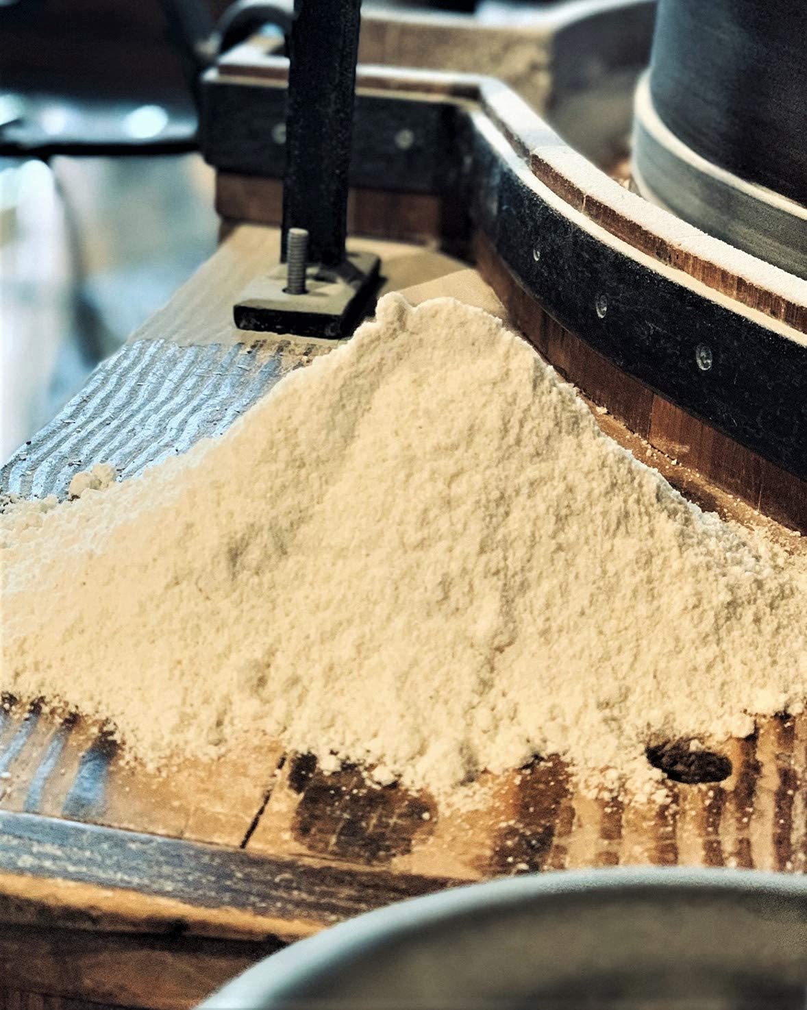 Homestead Gristmill Stone Ground White Cornmeal - Non-Gmo, Chemical-Free Finely Ground Corn Meal- Long Shelf Life - Made In The