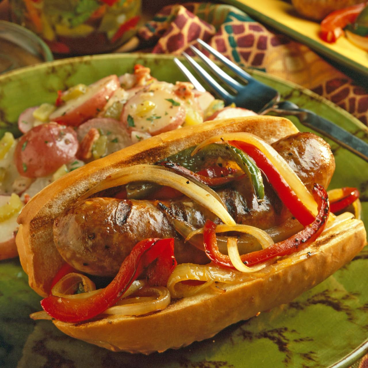 Hi Mountain Spicy malt-inspired Bratwurst Sausage Making Kit - Includes Seasoning, Cure, Hog Casings - 24.32 oz