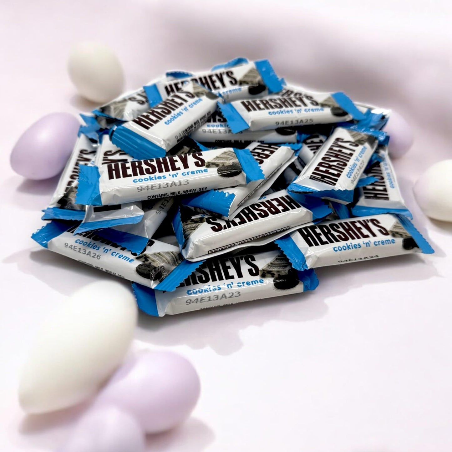 Hershy Cookies & Cream Fun Size Bars -1.5 Lbs Individually Wrapped Mini Hershy Bars - Classic White Chocolate And Crunchy Cookie