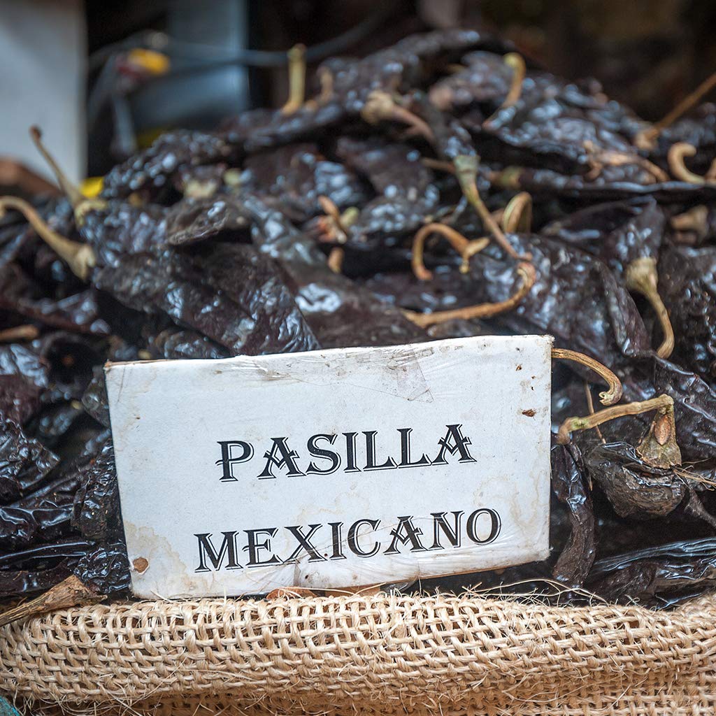 8Oz Pasilla Chiles Dried, Whole Dried Chile Mexican Peppers, Versatile Mexican Ingredients For Medium Heat Salsa, Dried Mexico C