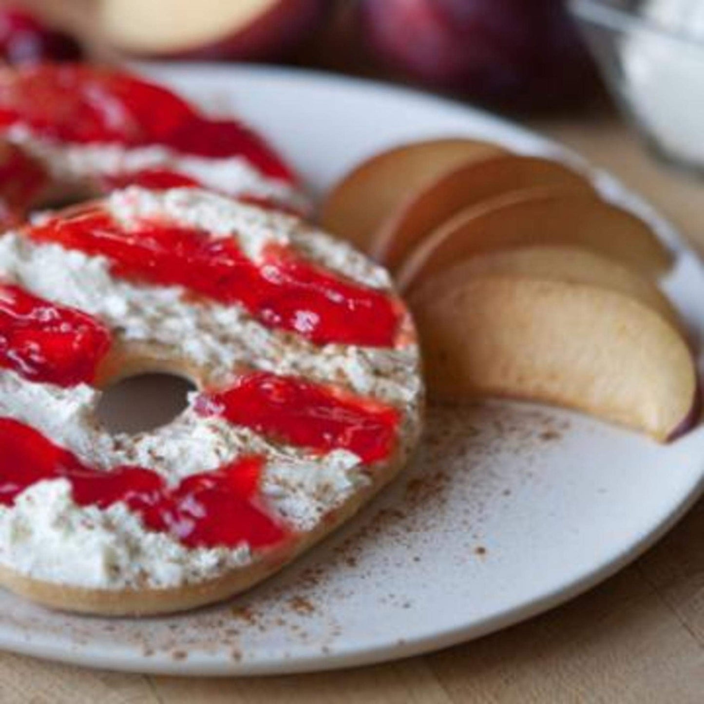 Thomas Blueberry Bagels, 6 Pre Sliced Bagels with No High Fructose Corn Syrup, 20 Oz Bag