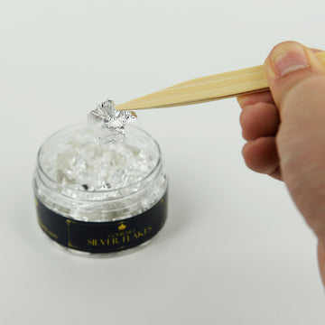 Barnabas Blattgold Genuine Edible Silver Flakes, 350Mg/Jar, Edible Silver Leaf For Cake Decorations, For Baking, For Drinks And
