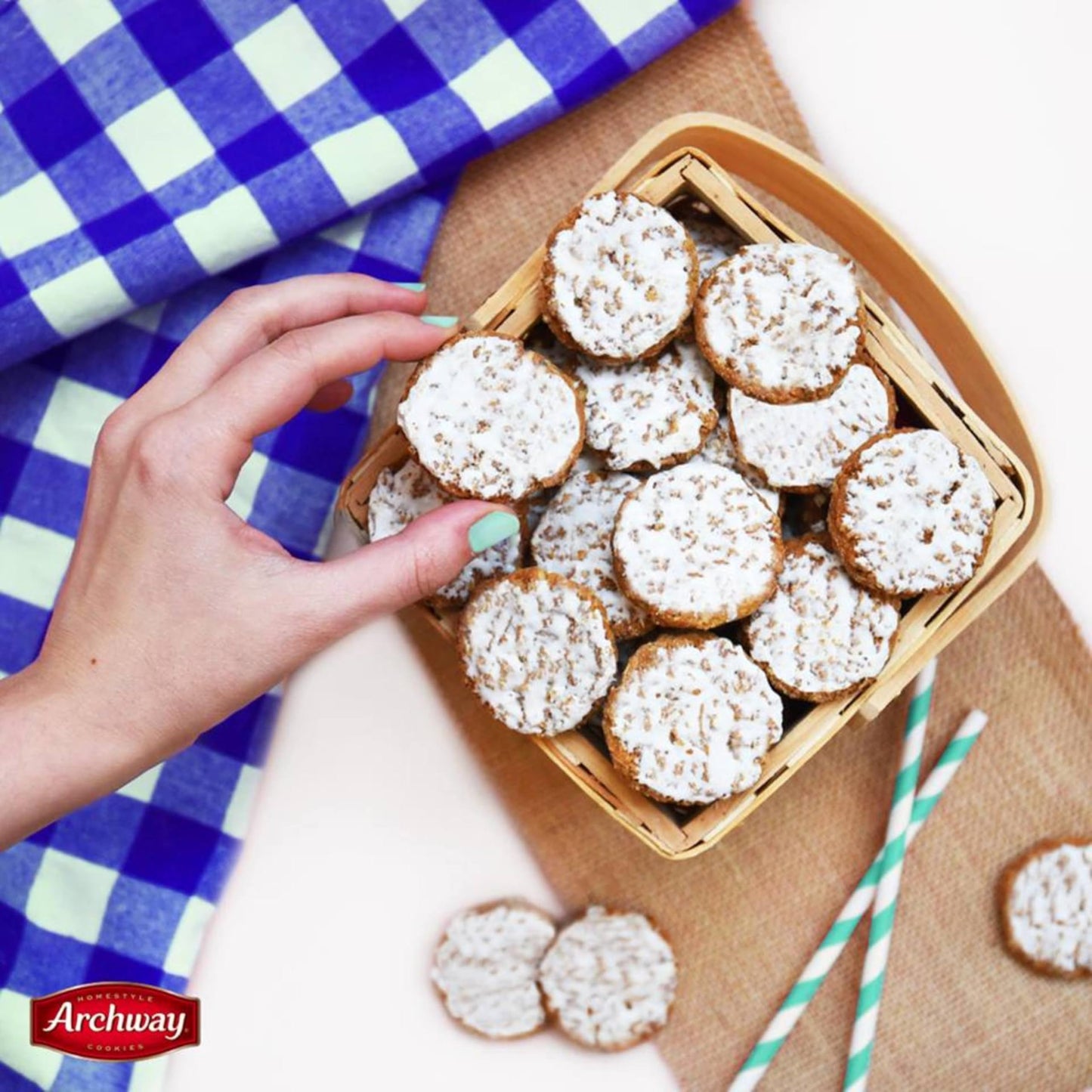 Archway Cookies, Soft Iced Oatmeal Cookies, 9.25 Oz